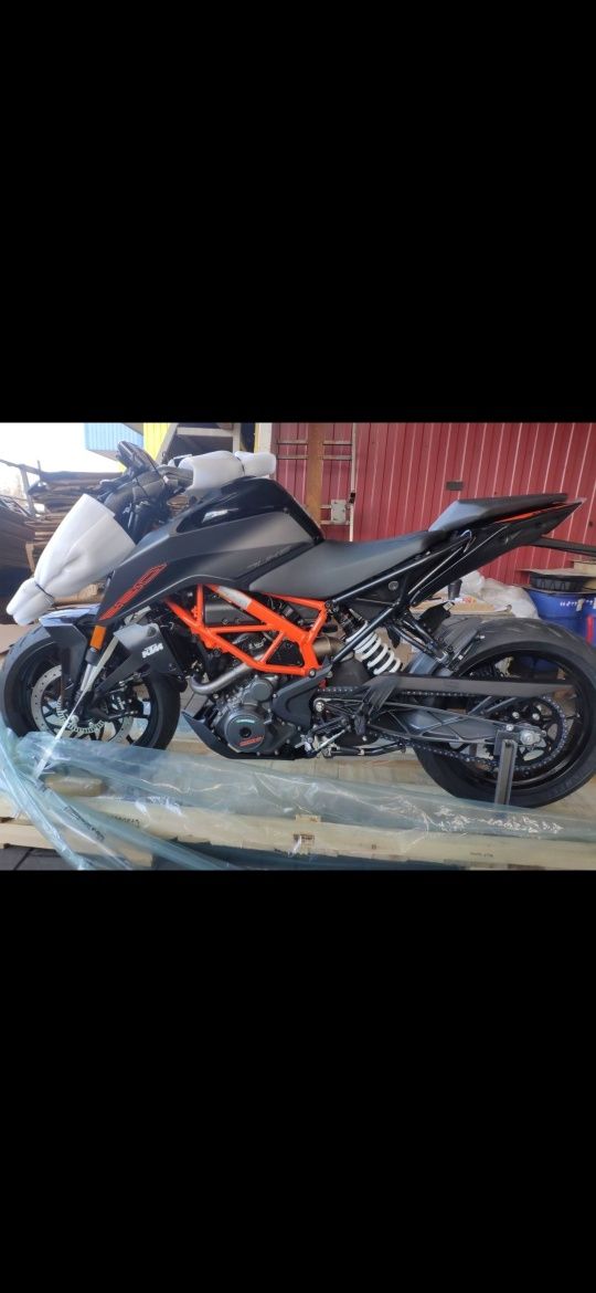 Мотоцикл KTM DUKE 390cc