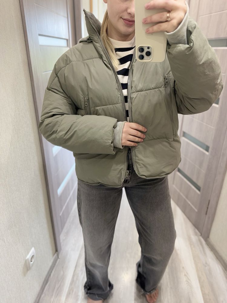 Куртка від Zara/куртка-пуффер S/36 mex.26 оливка
