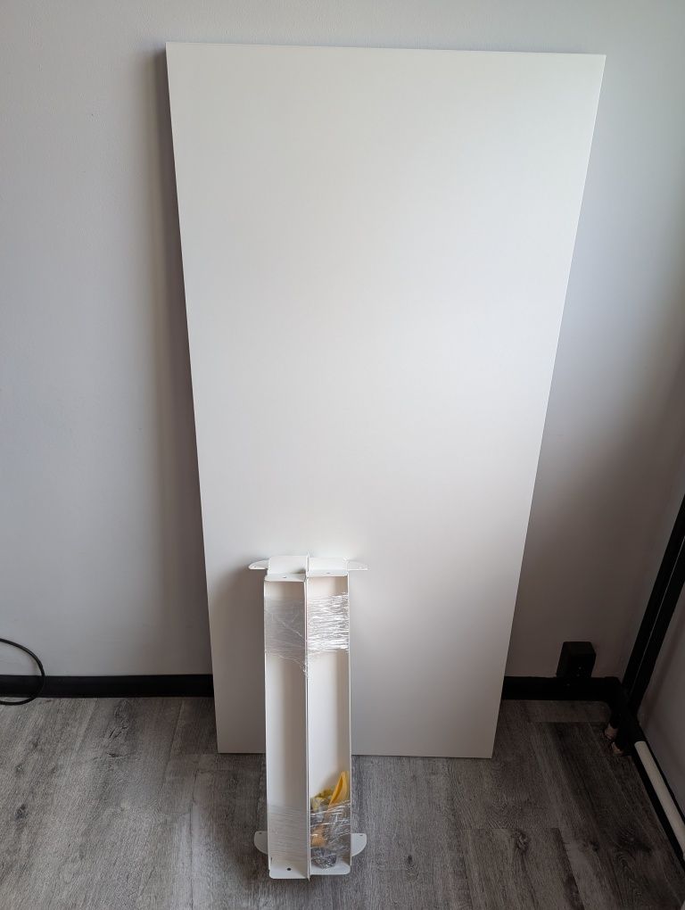 Biurko IKEA Pahl – regulowane, białe, 128×58 cm – stan bardzo dobry