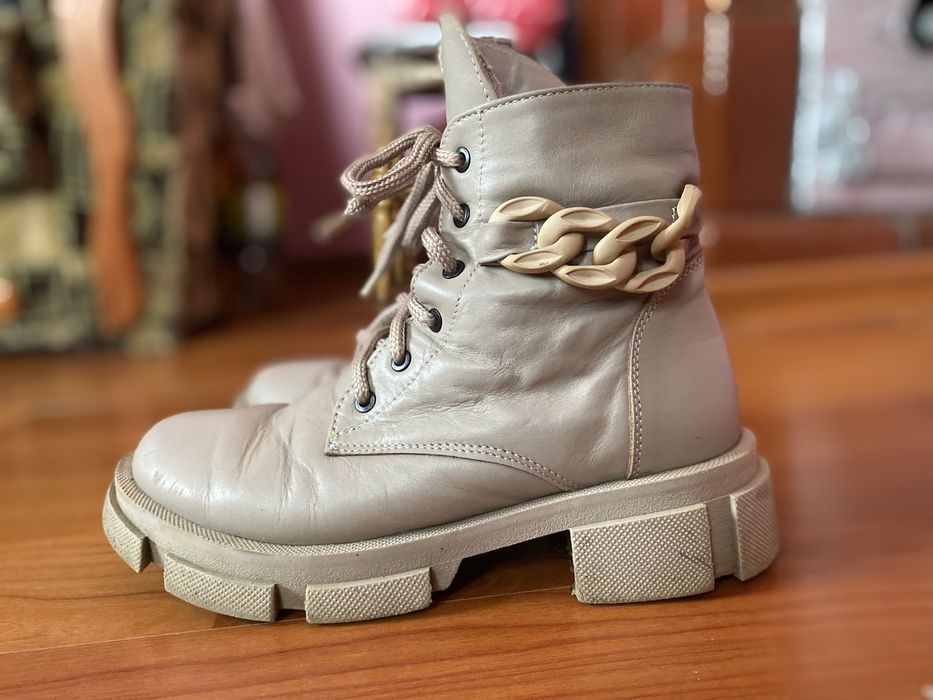 Чобітки 39 розміру