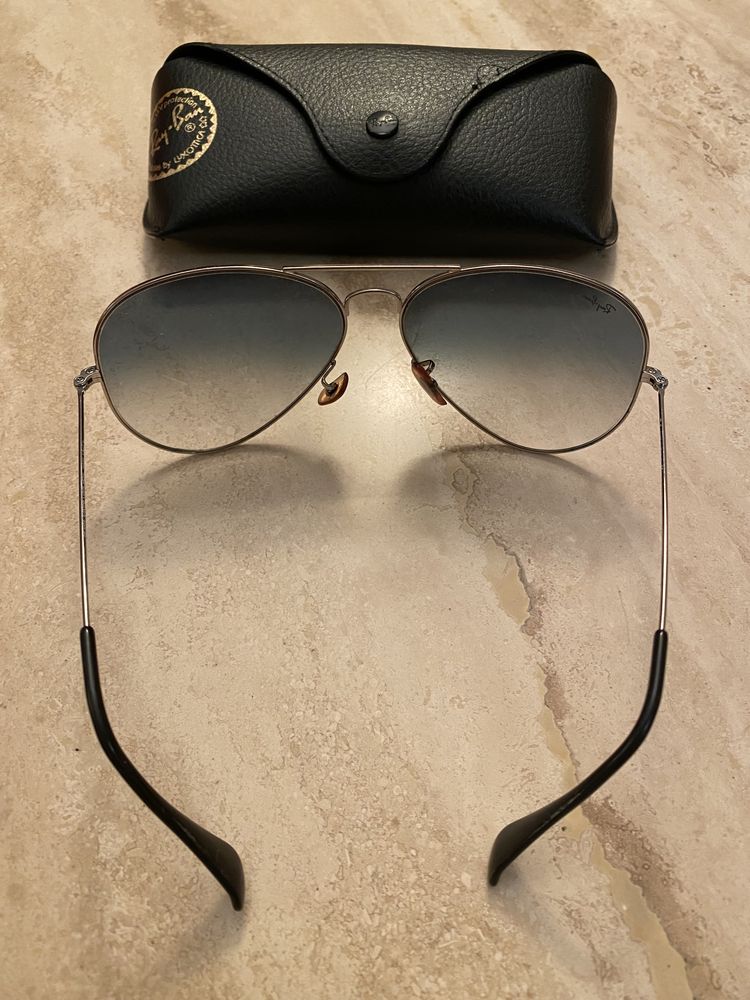 Vendo óculos de sol Ray Ban azuis con lentes degrade