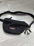 Бананка eastpak.