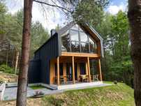 Nowy dom w prywatnym lesie niedaleko jeziora Warmia Mazury