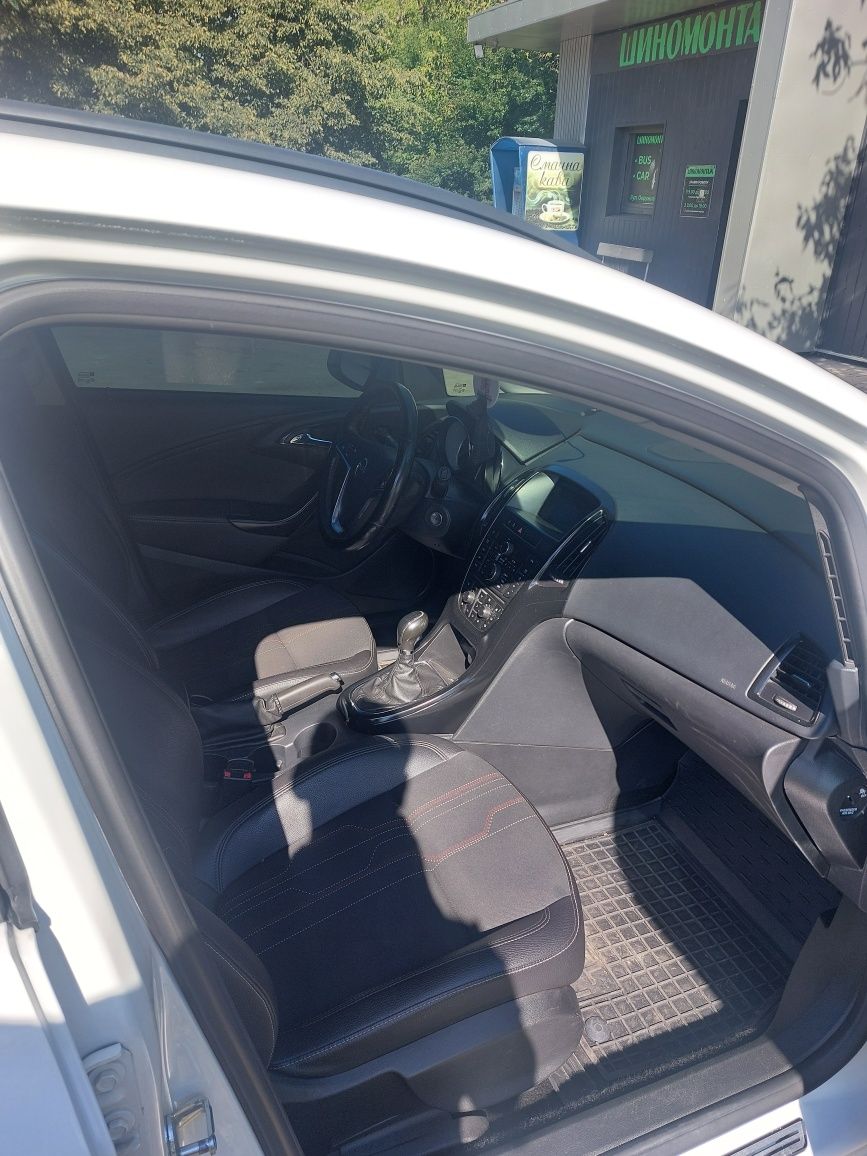 Opel astra j 2012р 1.7 дизель
