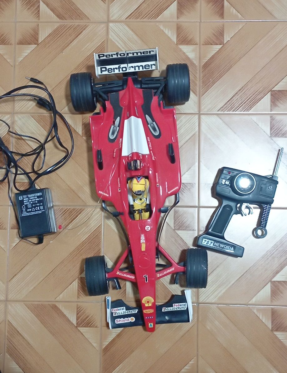Carro Fórmula 1 RC antigo