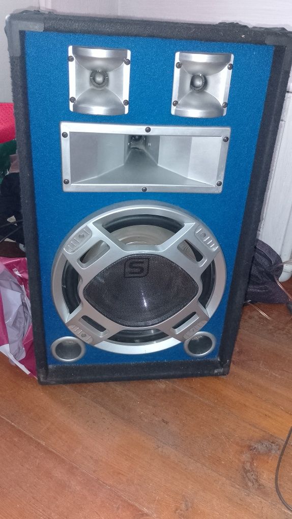 Sprzedam sprawny głośnik 600w