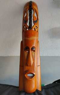 Mascara tribal em madeira