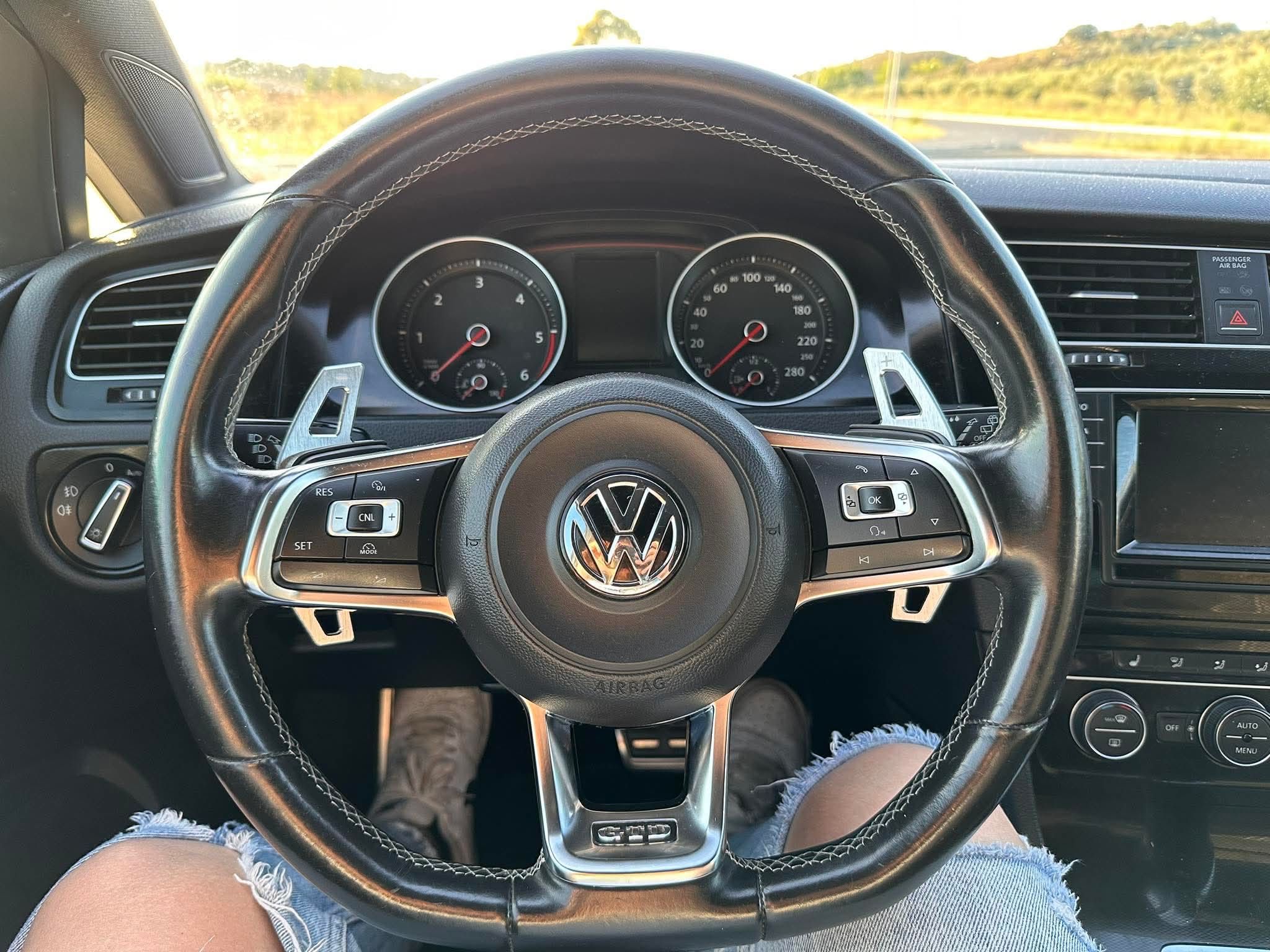 Vende-se VW Golf GTD 184cv – Full Extras