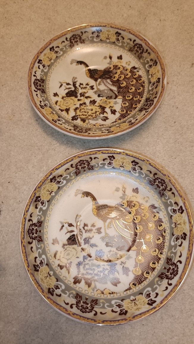 Dwie filiżanki z porcelany