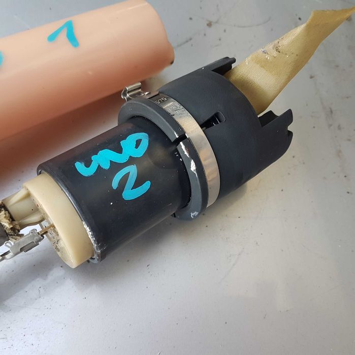 obudowa filtra powietrza zbiornik bak pływak pompa paliwa uno jak nowe