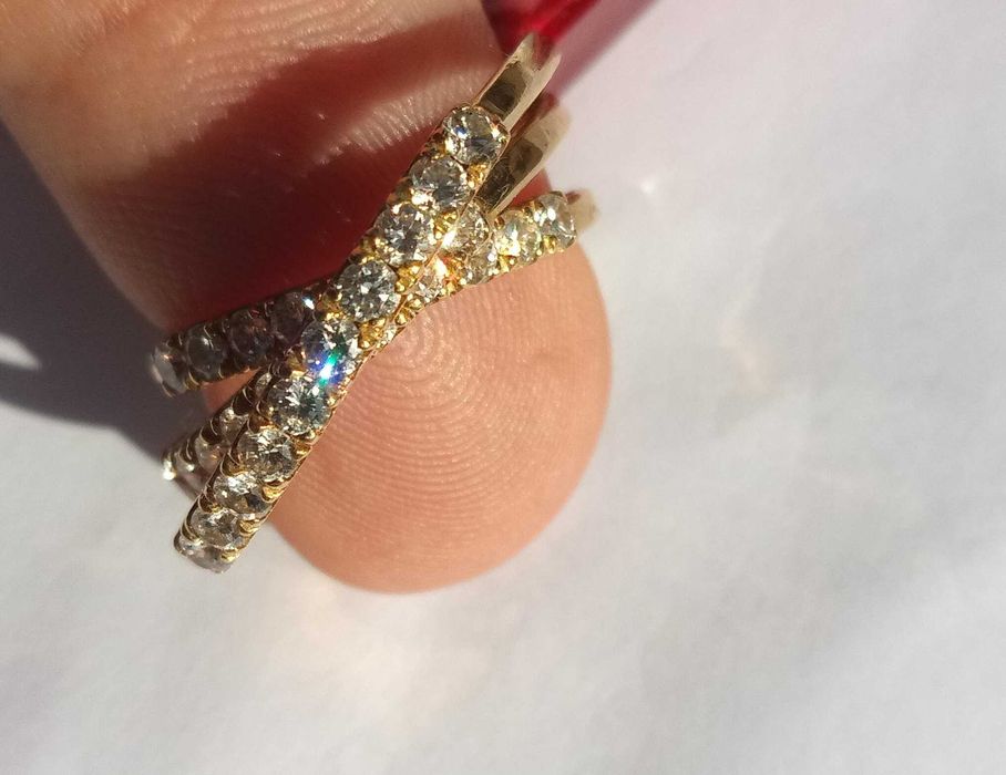 Anel triplo em ouro com brilhantes