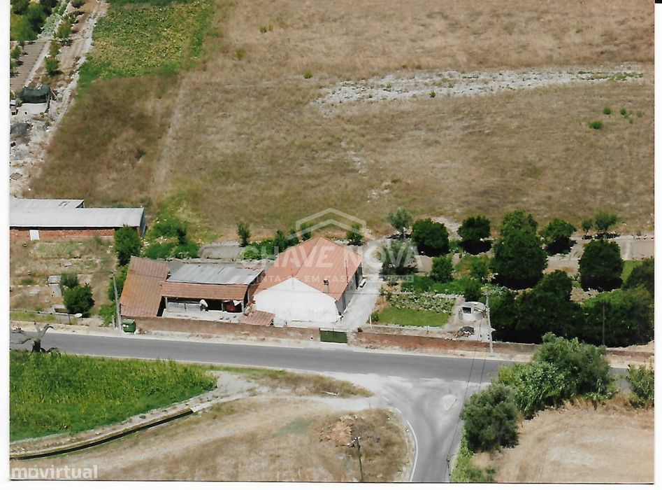 Uma verdadeira oportunidade, uma casa com 1,5 hectares de terreno.