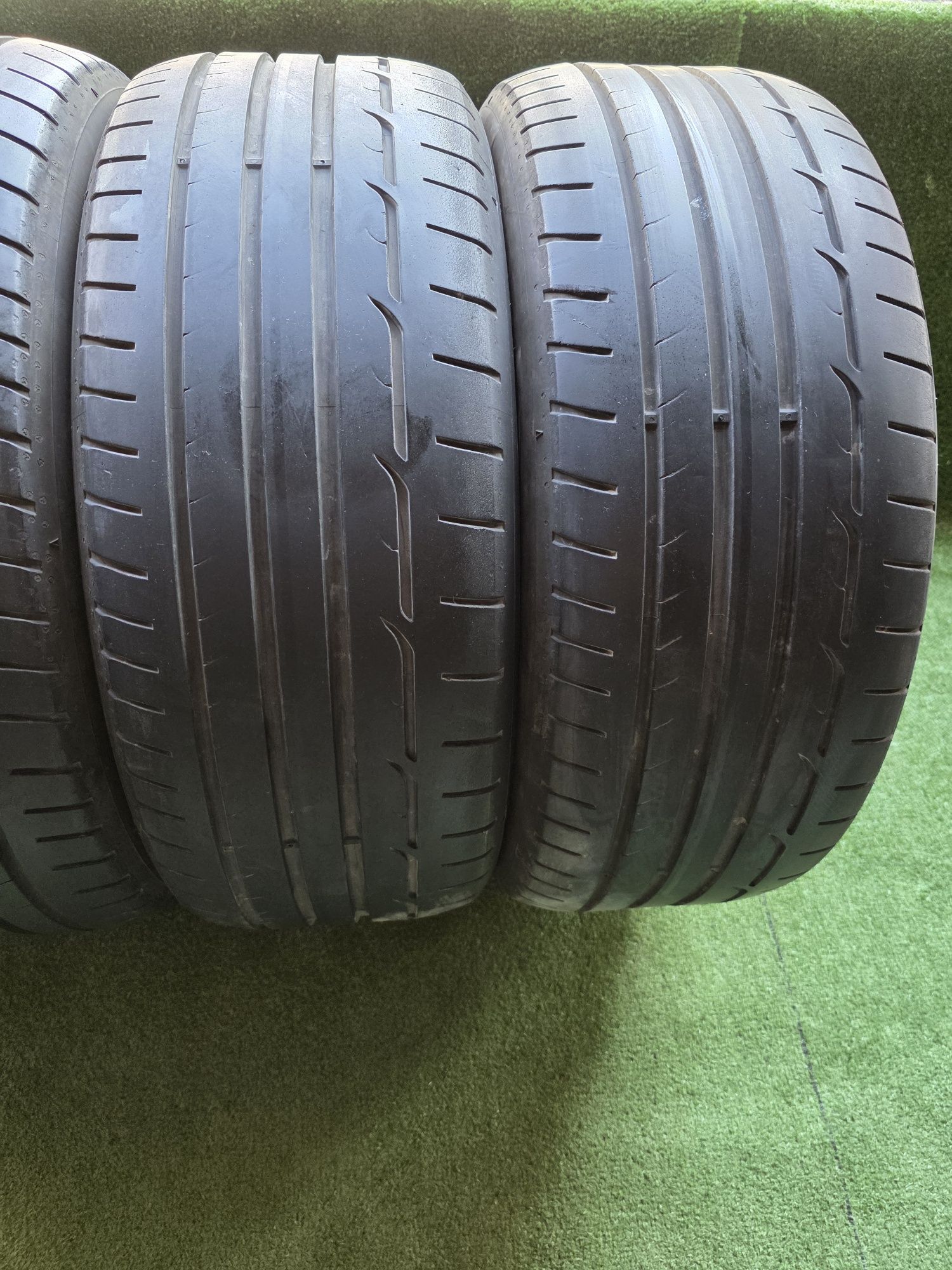 Sprzedam opony letnie Dunlop 225/45R19