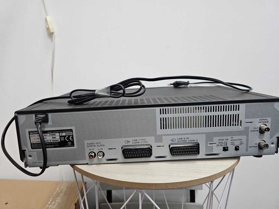 Sony SLV-E720NC – magnetowid VHS Hi-Fi Stereo, sprawny