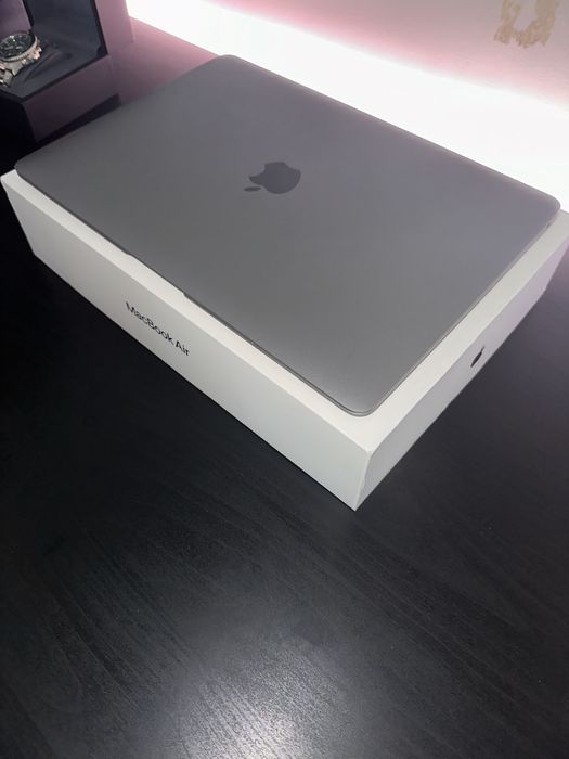 MacBook air M1 8GB