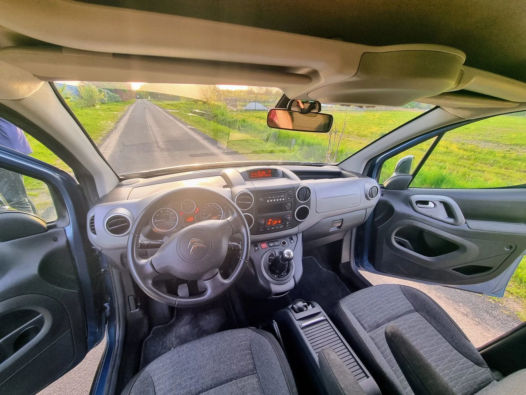Citroën Berlingo bogate wyposażenie, zarejestrowany