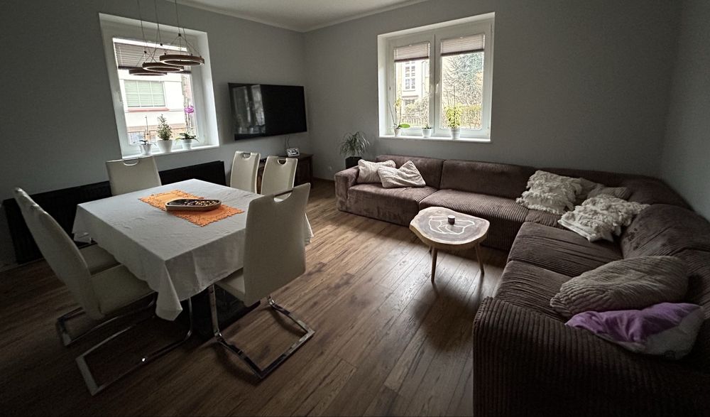 Duży wygodny narożnik