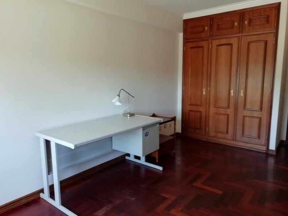 Secretária em metal