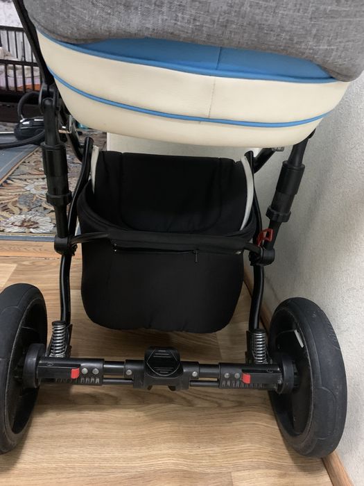 Дитяча коляска