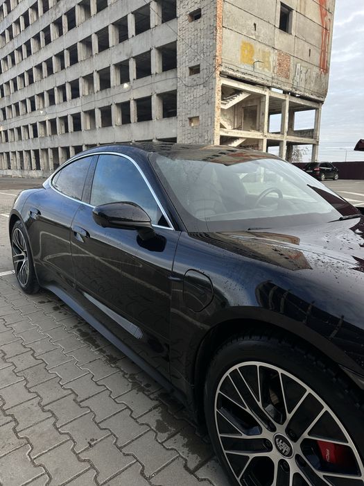 Porsche Taycan 4s 2021 року 571 к.с.