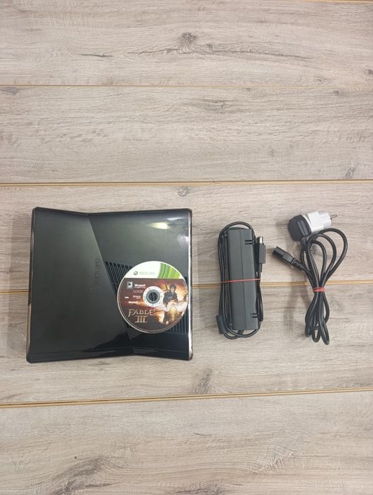 Консоль Microsoft Xbox 360 S 250GB Black Без Геймпада Б/У