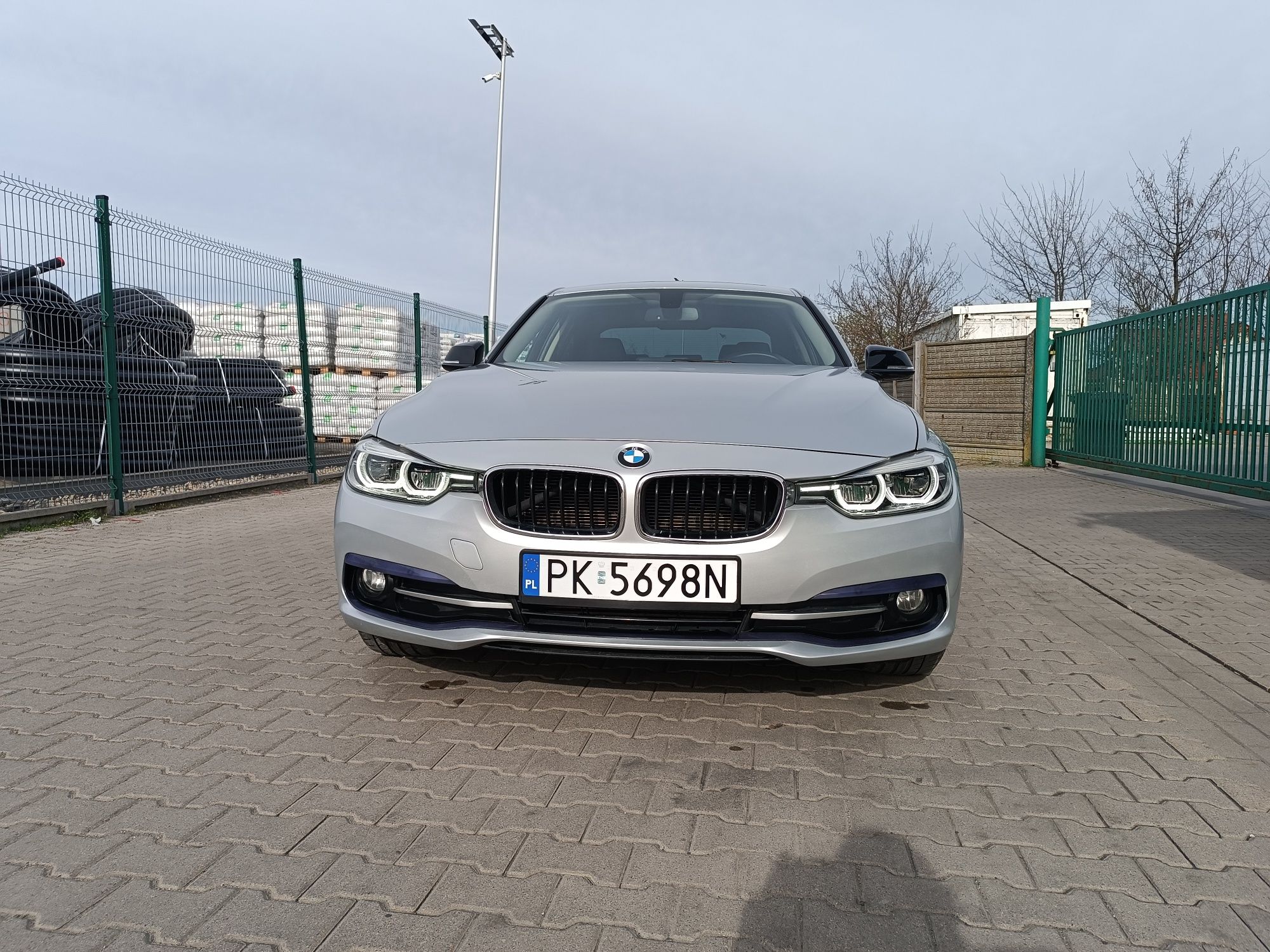 BMW F30 FL 318D SportLine