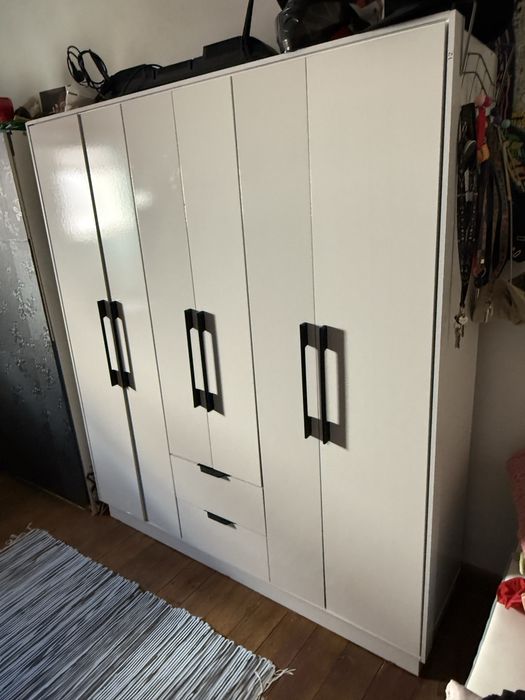 Guarda roupas semi novo ( 3 meses uso )