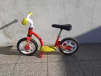 bicicleta sem pedais