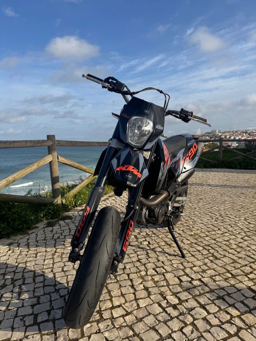 KTM 690 SMC como nova