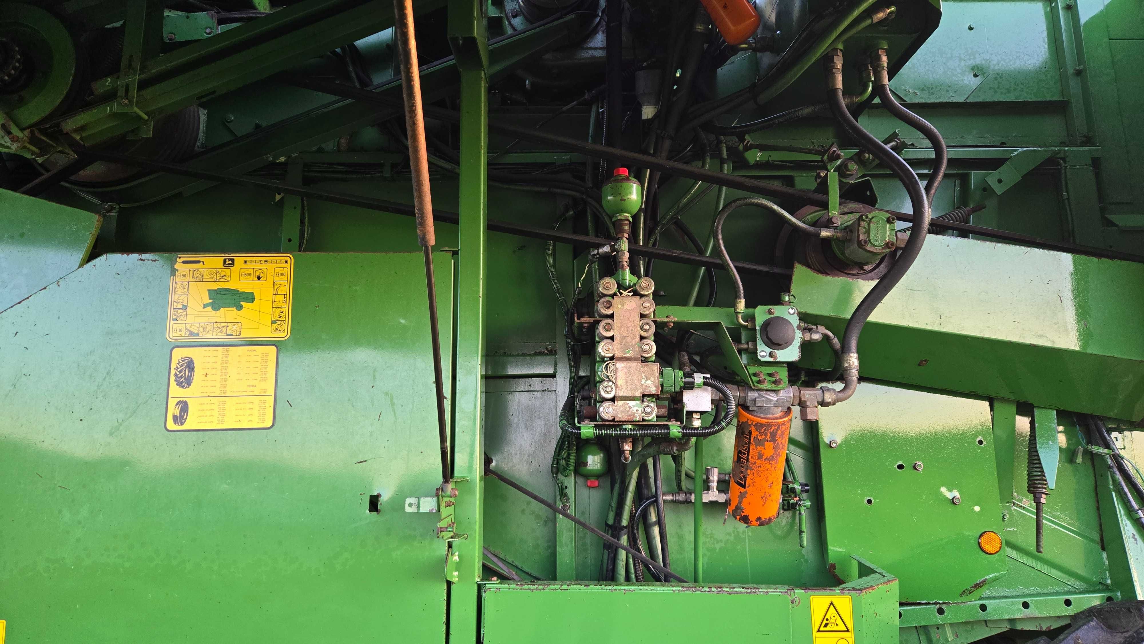 Свіжопривезений john deere 2264 200рік Без жатки $