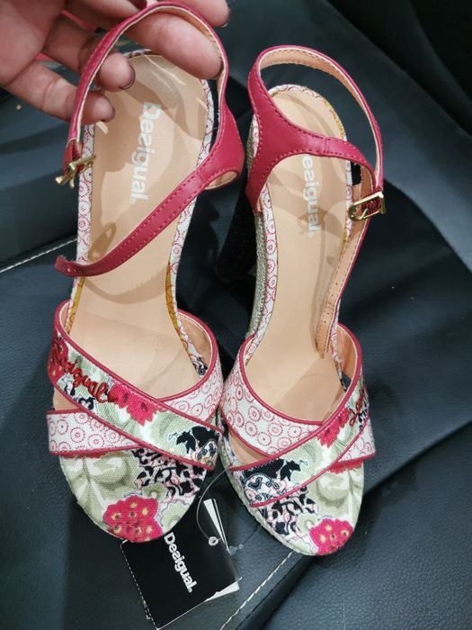 Sapatos Desigual, 38, originais e ainda com etiqueta.