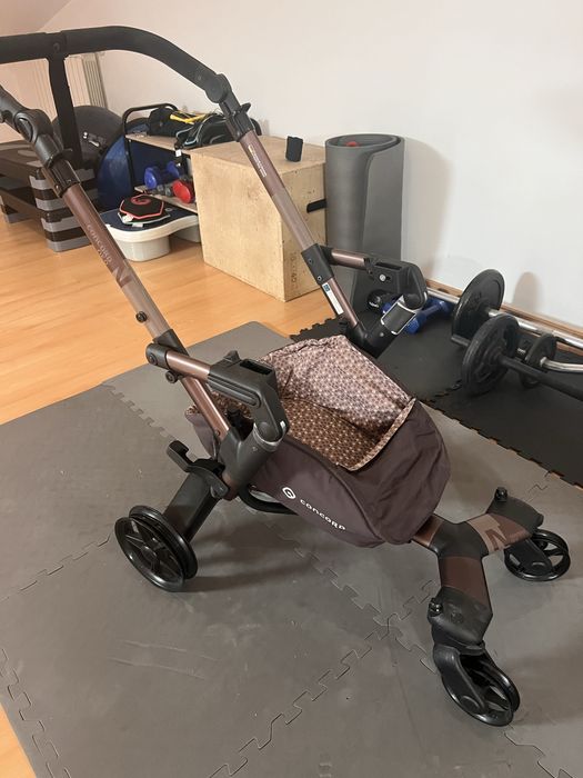 Carrinho de bebé com ovinho e sistema de Isofix