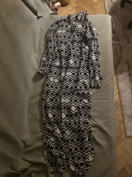 Piżama jednoczęściowa z kapturem