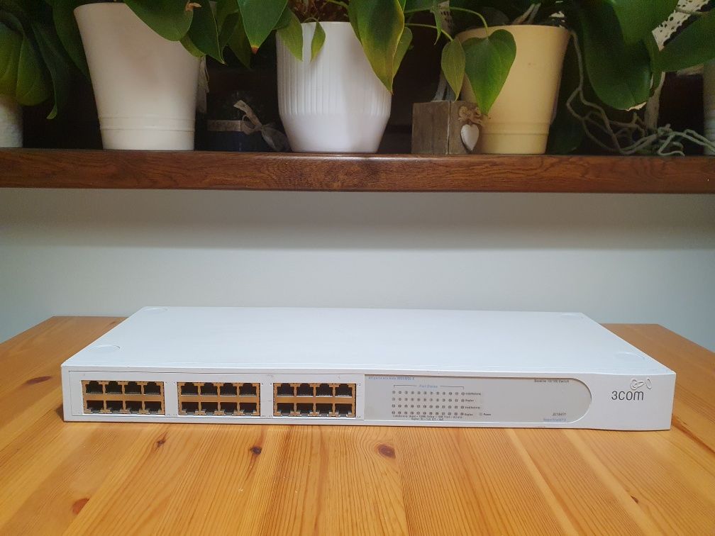 Switch 24 portowy 3com baseline
