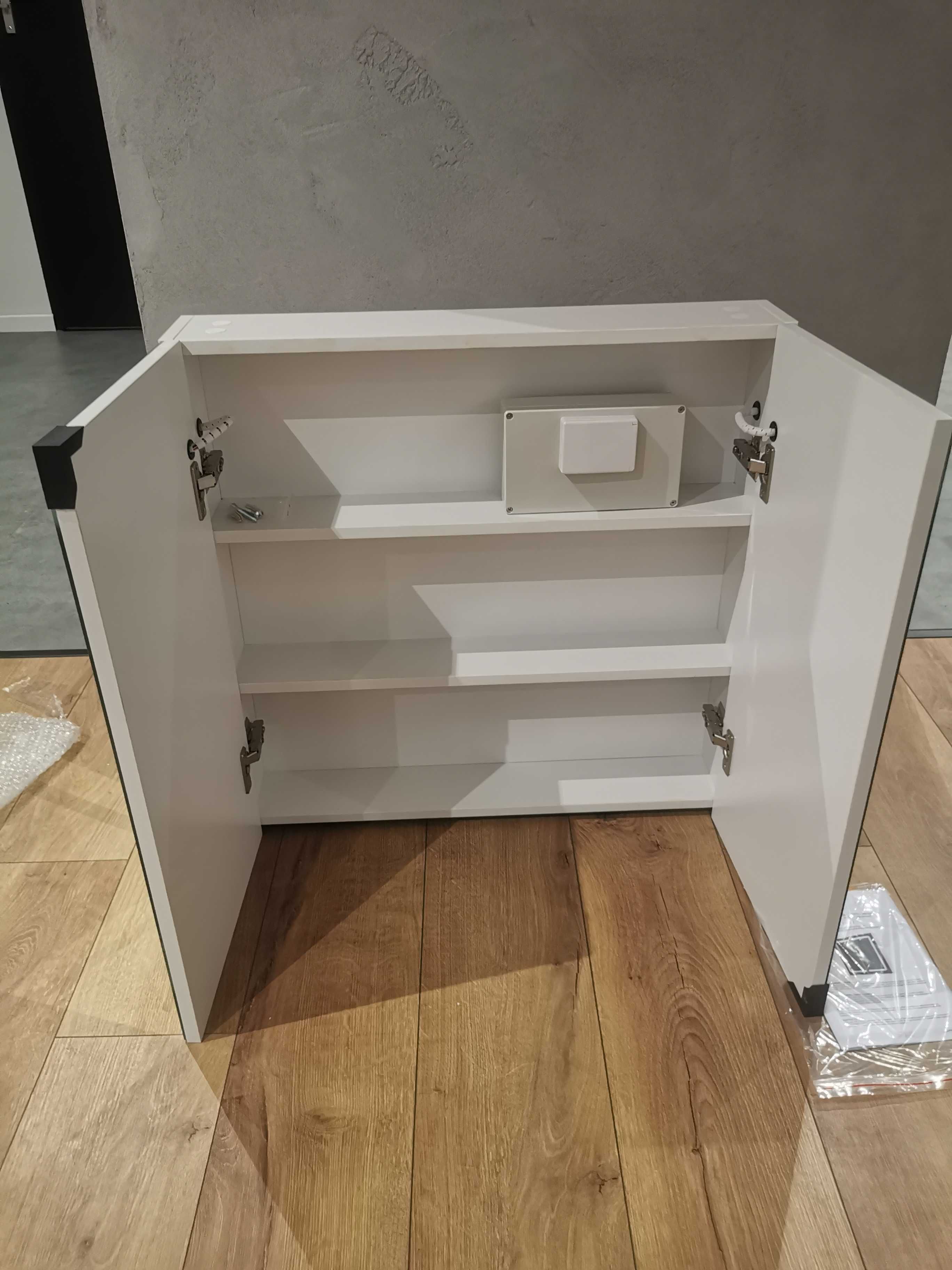 Szafka z lustrem i oświetleniem LED 65x65 cm biała Aquamarin