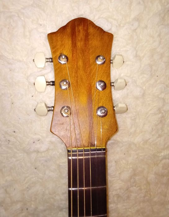 Wiekowa gitara akustyczno-elektryczna DEFIL MALWA lata 80