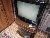 Продам телевізор з тв тумбою, холодильник, водонагрівач