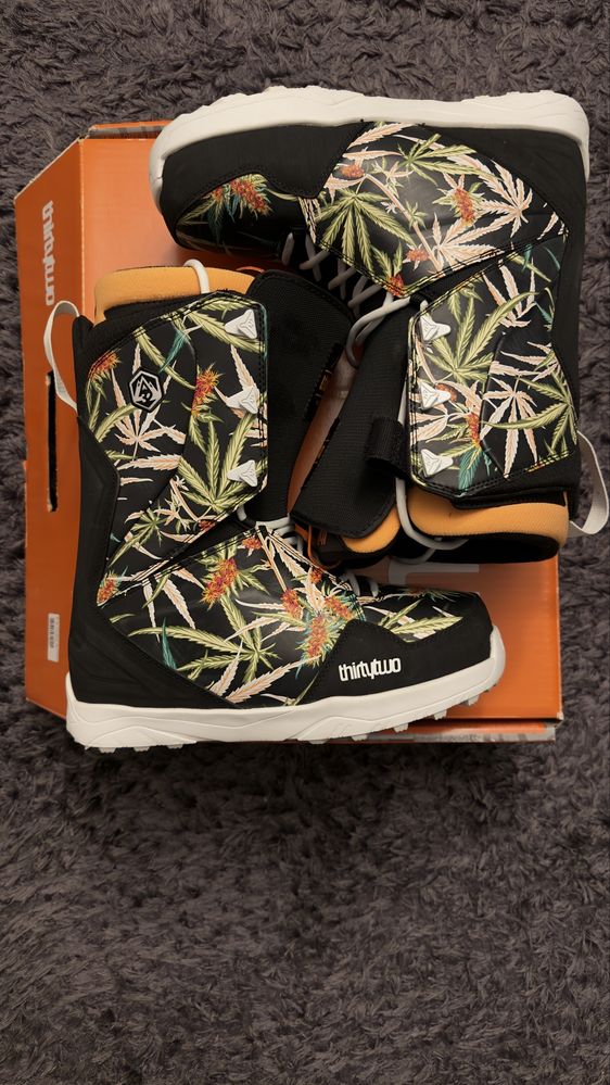 Buty Thirtytwo 20’ M Lashed Black/Aloha 10.5(44)