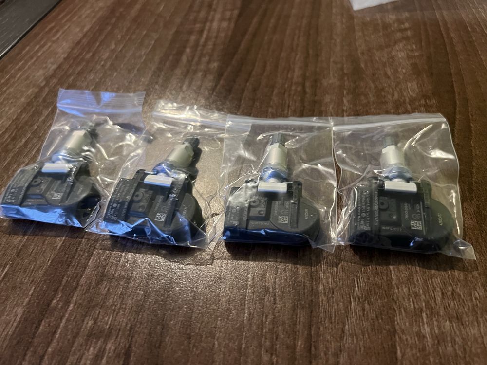 Czujniki ciśnienia opon powietrza Mitsubishi^ TPMS Nowe^ 4250C477