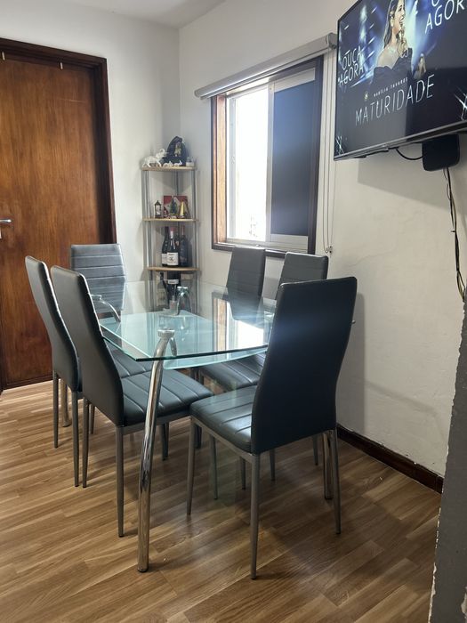 Mesa de jantar e cadeiras 6 lugares