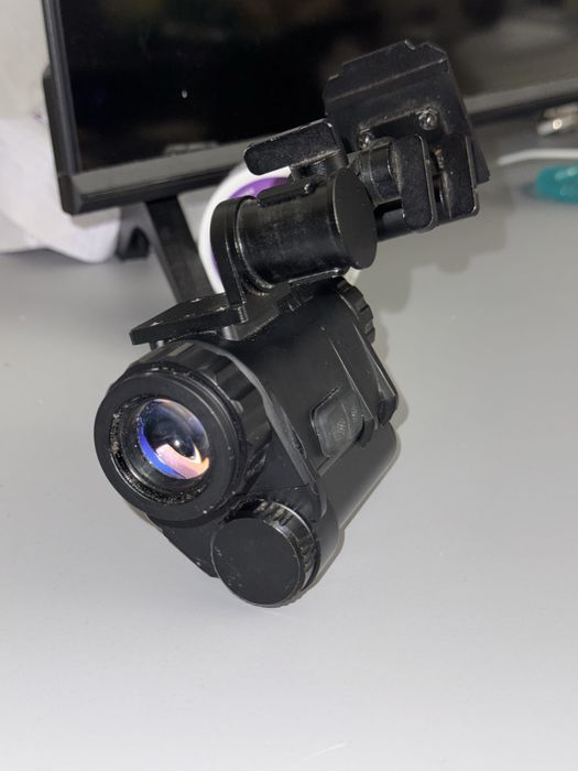 Прилад нічного бачення NVG30