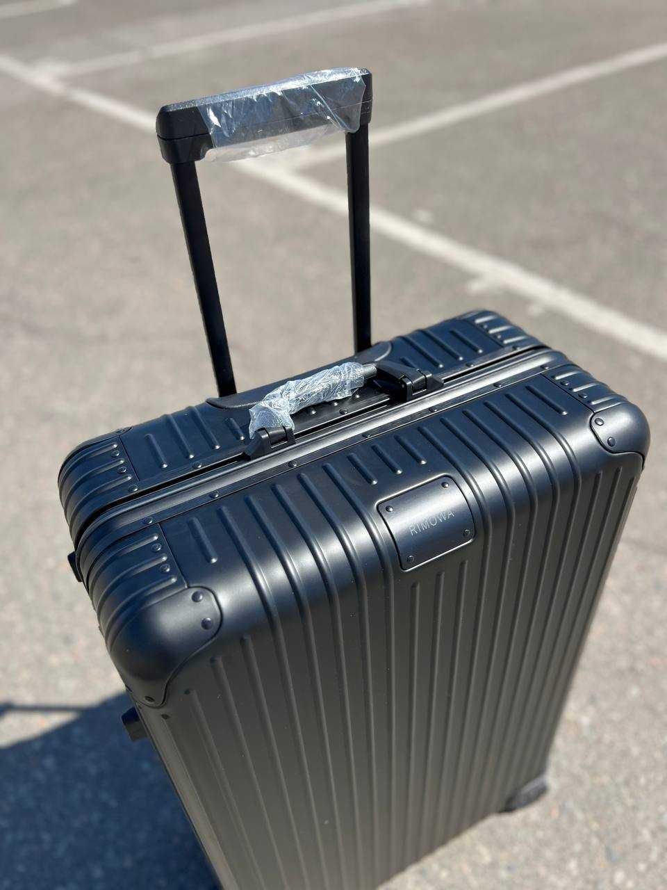 Черный чемодан Check In L Rimowa алюминиевый чемодан сумка c889