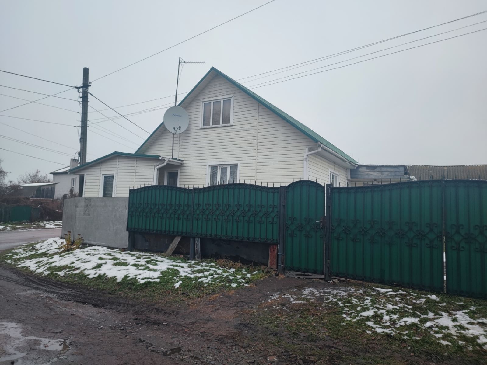 Продається затишний будинок в місті Ічні, Чернігівської області