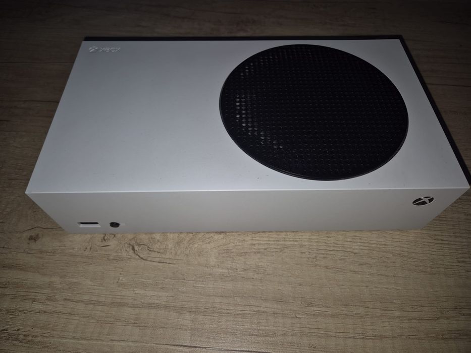 XboX SerieS S jak nowy