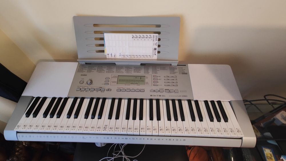 Teclado Casio LK280