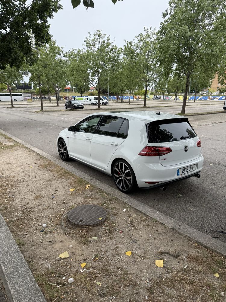 VW Golf 7 GTI Performance USA Edition