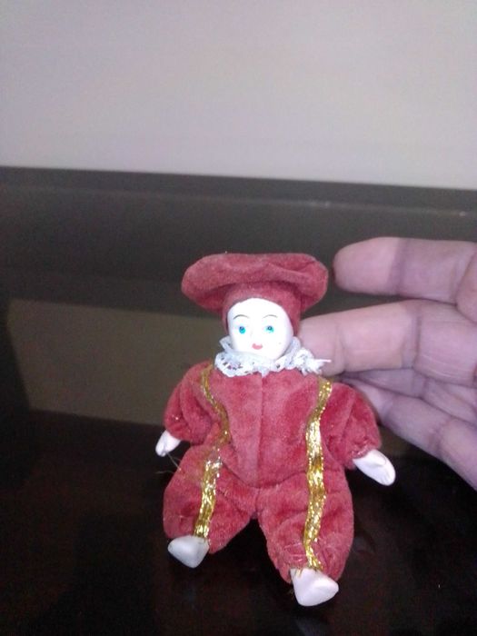 Bonecos em porcelana