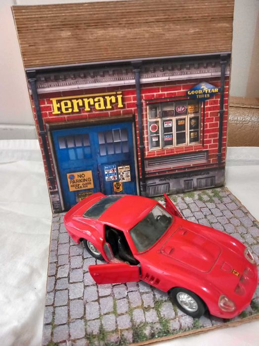 Diorama Ferrari 250 GTO 1:37