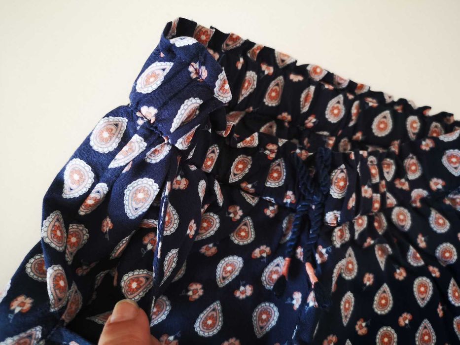 Calças tecido leve - cintura com elástico - Azul escuro e flores - 8A