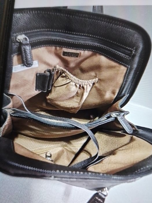 В продажу шкіряний рюкзак - сумка.